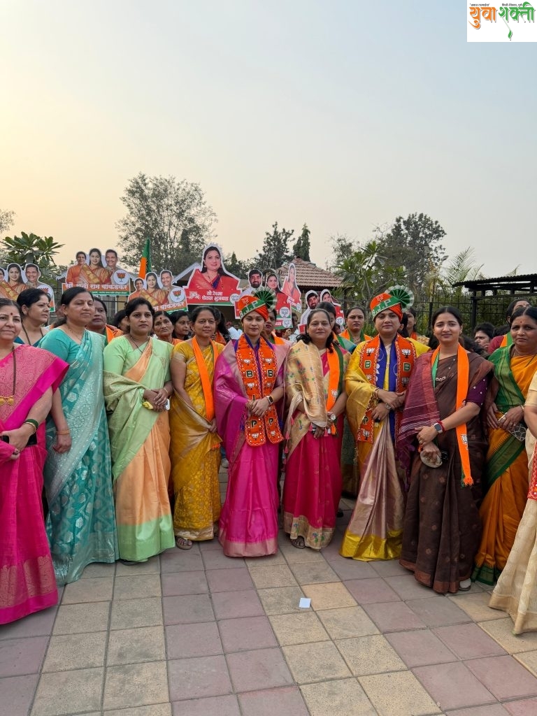 श्री काळभैरवनाथाच्या चरणी नारळ फोडून उमेदवार श्रुती राम वाकडकर यांची भव्य पदयात्रा